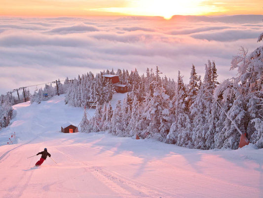 ❄️ ESCAPES: The Best Ski Resorts in Vermont (2025–2026)
